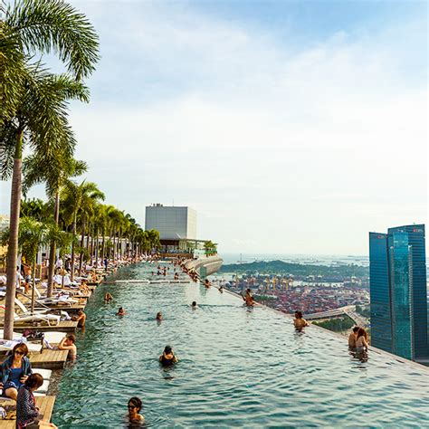 MBS® Skypark: Infinity Pool, Bars & Restaurants .